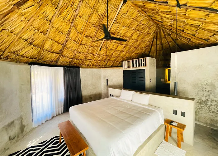 Hotel Maya By G