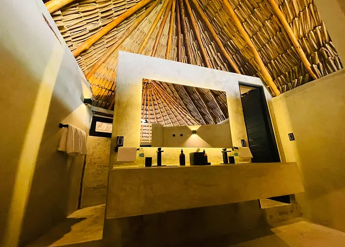 Hotel Maya By G